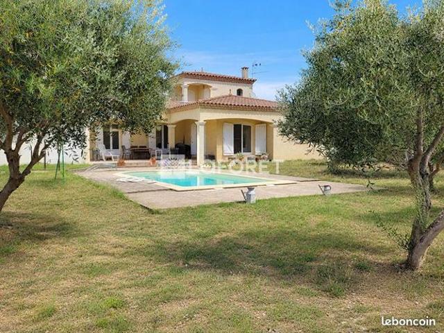 Maison 8 pièces 263 m²