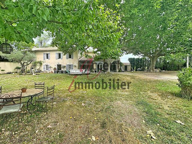 Maison 8 pièces 263 m²