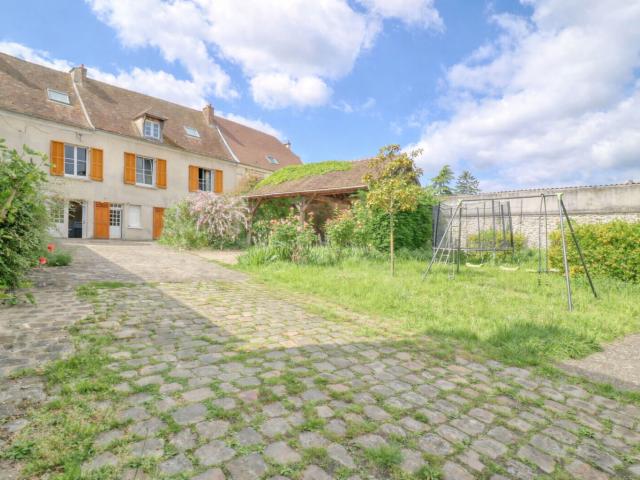 Maison 8 pièces 263 m²
