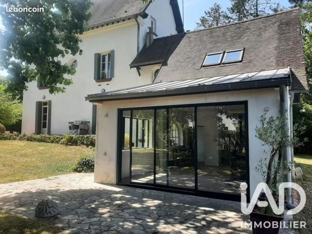 Maison 8 pièces 263 m²