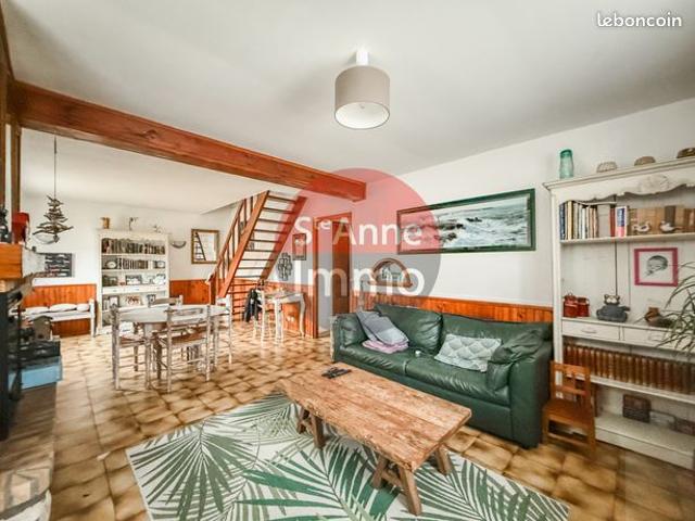Maison 8 pièces 263 m²