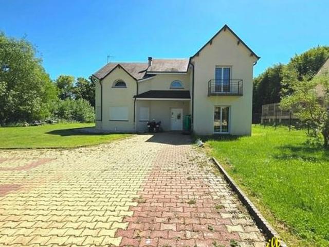 Maison 8 pièces 263 m²