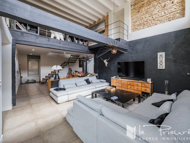 Maison 8 pièces 263 m²