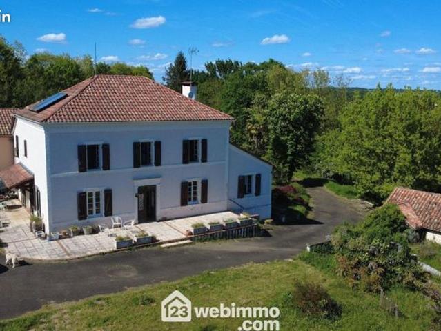 Maison 8 pièces 263 m²