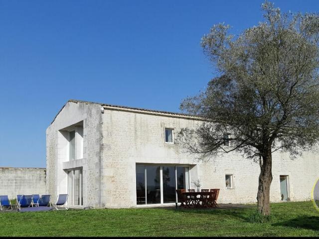 Maison 8 pièces 263 m²