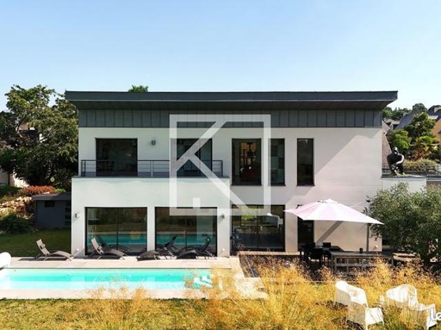 Maison 8 pièces 274 m²