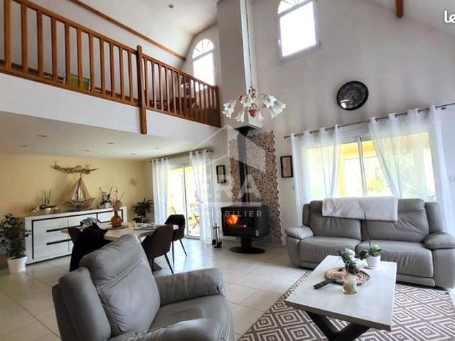 Maison 8 pièces 274 m²