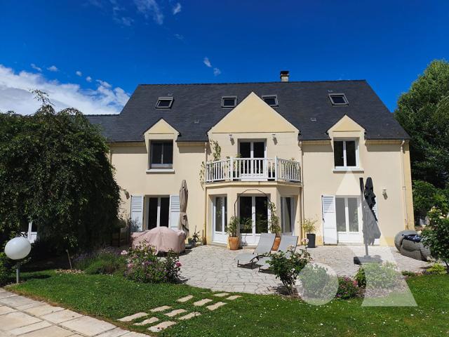 Maison 8 pièces 274 m²