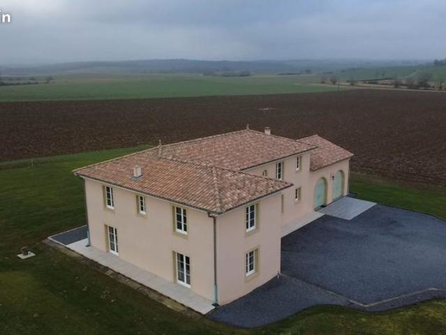 Maison 8 pièces 274 m²