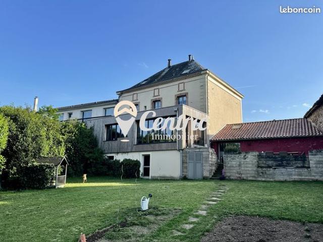 Maison 8 pièces 274 m²