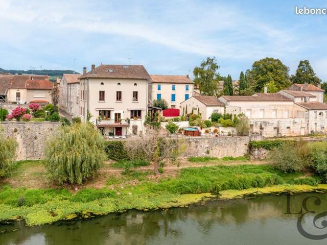 Maison 8 pièces 275 m²