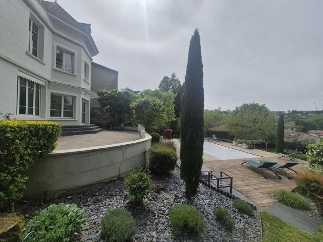Maison 8 pièces 275 m²