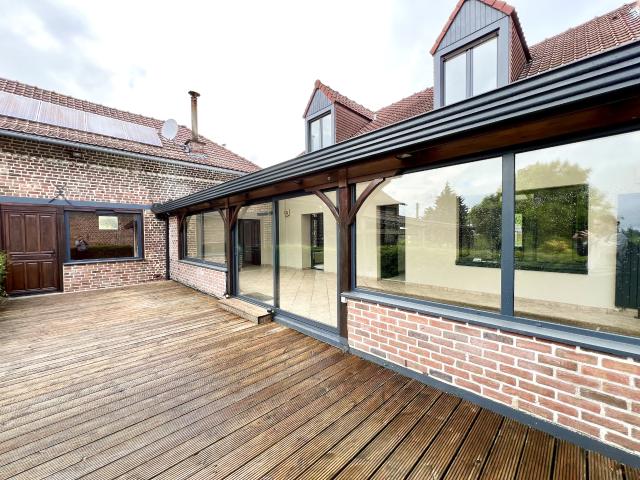 Maison 8 pièces 275 m²