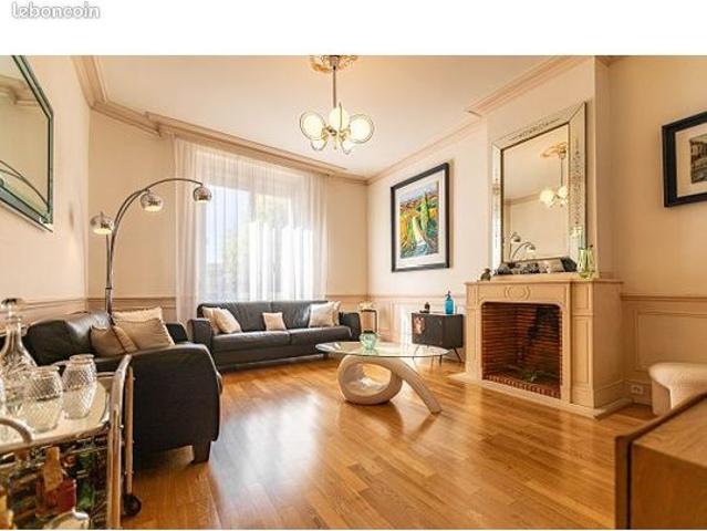 Maison 8 pièces 275 m²