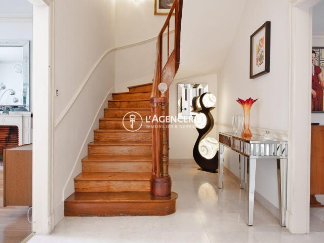 Maison 8 pièces 275 m²