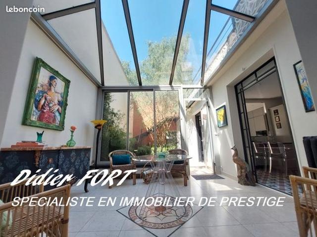 Maison 8 pièces 275 m²