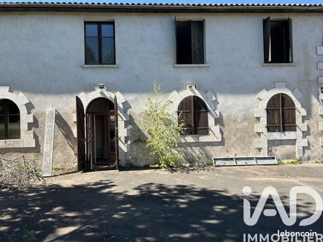 Maison 8 pièces 275 m²