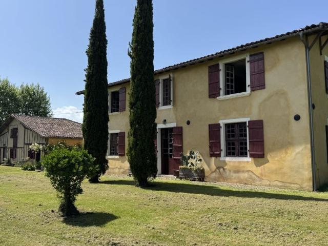 Maison 8 pièces 275 m²