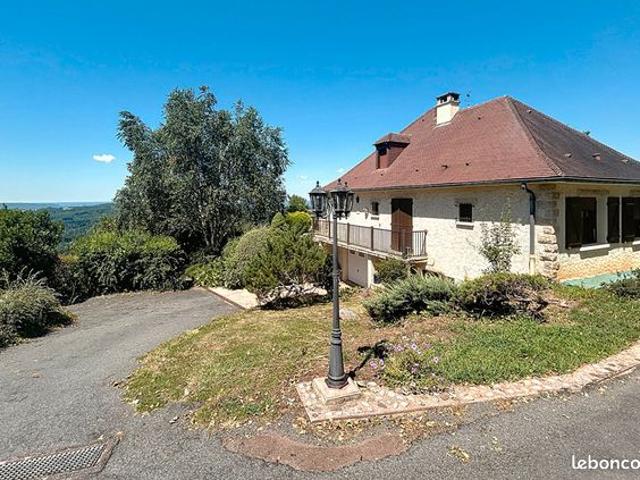 Maison 8 pièces 275 m²
