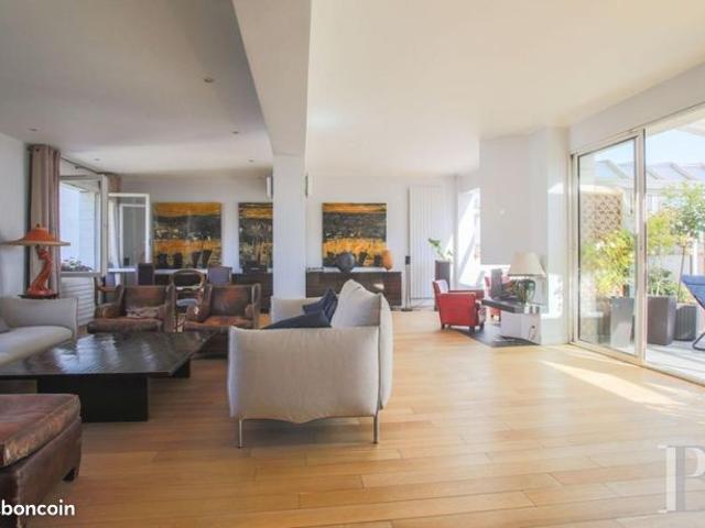 Maison 8 pièces 275 m²