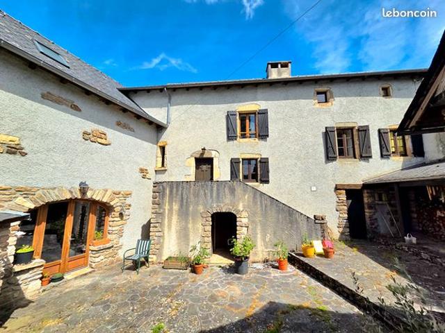 Maison 8 pièces 275 m²