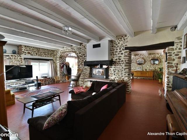 Maison 8 pièces 275 m²
