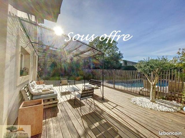 Maison 8 pièces 275 m²