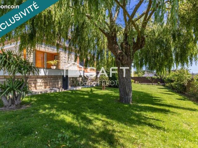 Maison 8 pièces 275 m²