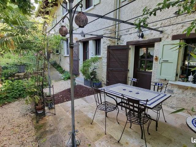 Maison 8 pièces 275 m²