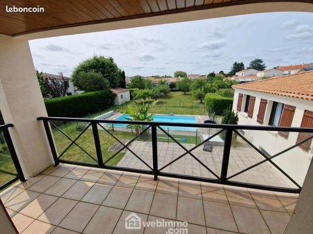 Maison 8 pièces 275 m²