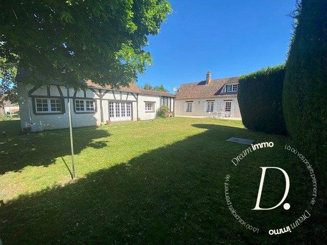 Maison 8 pièces 275 m²