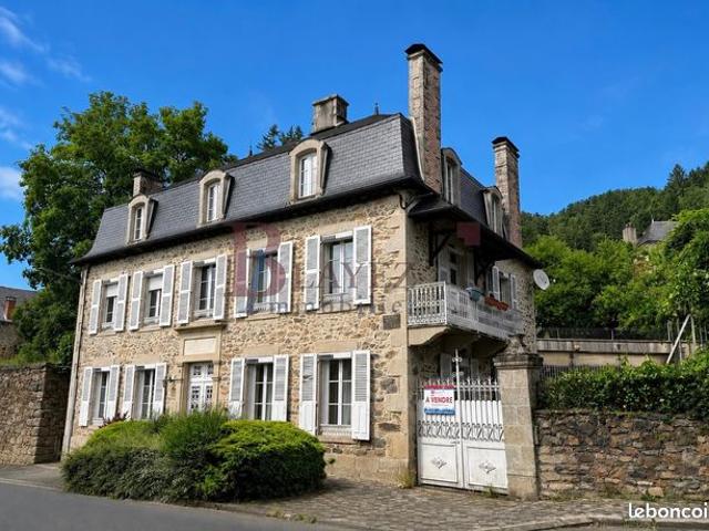 Maison 8 pièces 275 m²
