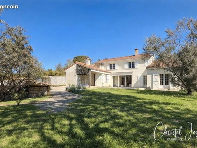 Maison 8 pièces 276 m²