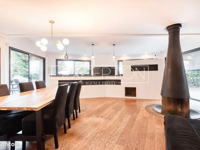 Maison 8 pièces 276 m²