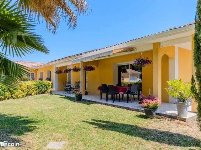 Maison 8 pièces 277 m²