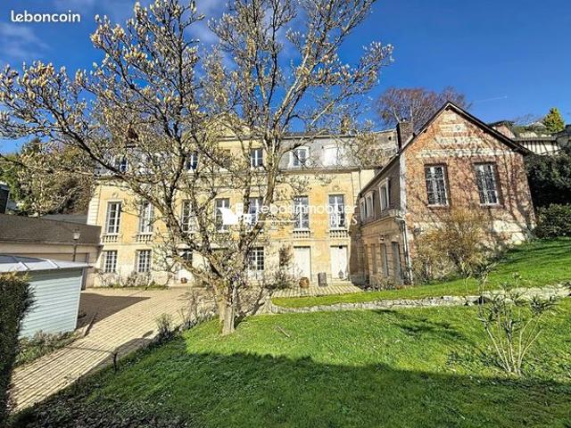 Maison 8 pièces 277 m²