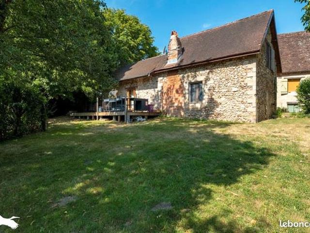 Maison 8 pièces 277 m²