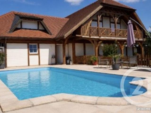 Maison 8 pièces 277 m²