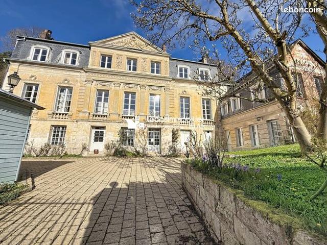 Maison 8 pièces 277 m²