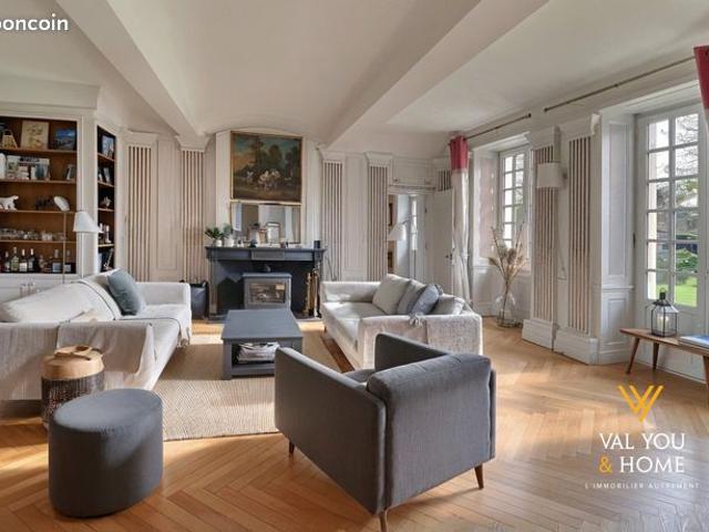 Maison 8 pièces 277 m²
