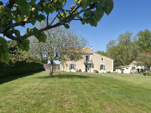 Maison 8 pièces 278 m²