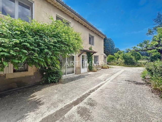 Maison 8 pièces 278 m²