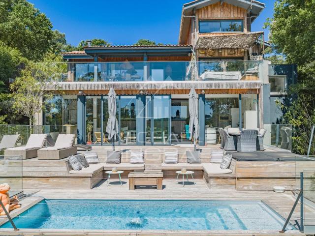 Maison 8 pièces 278 m²