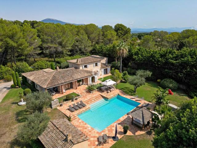 Maison 8 pièces 278 m²