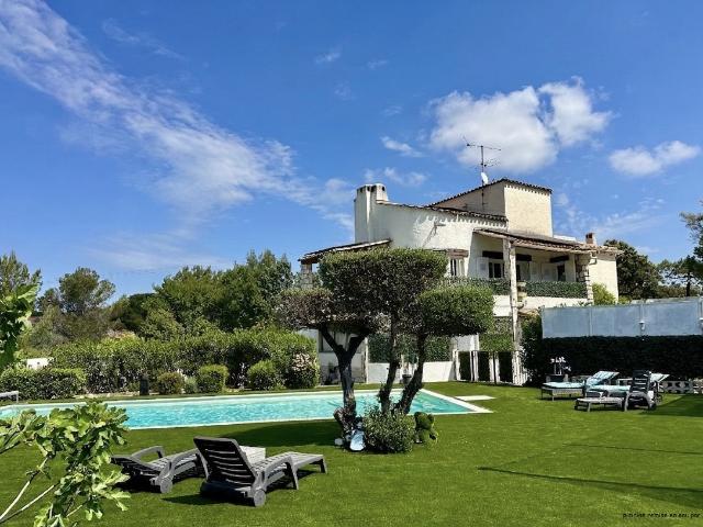 Maison 8 pièces 278 m²