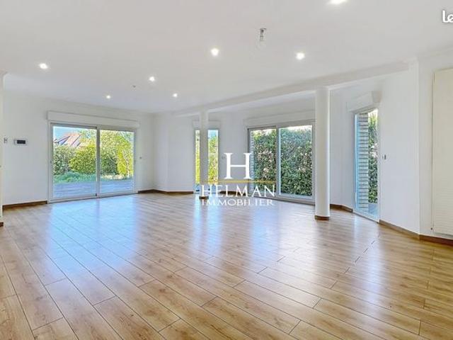 Maison 8 pièces 278 m²