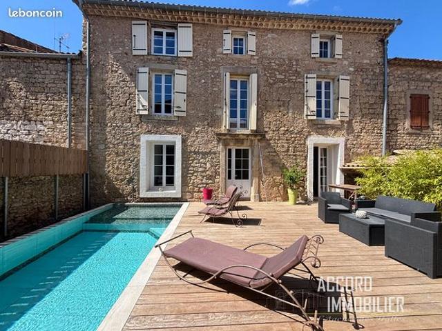 Maison 8 pièces 278 m²