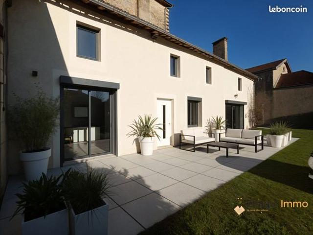 Maison 8 pièces 278 m²
