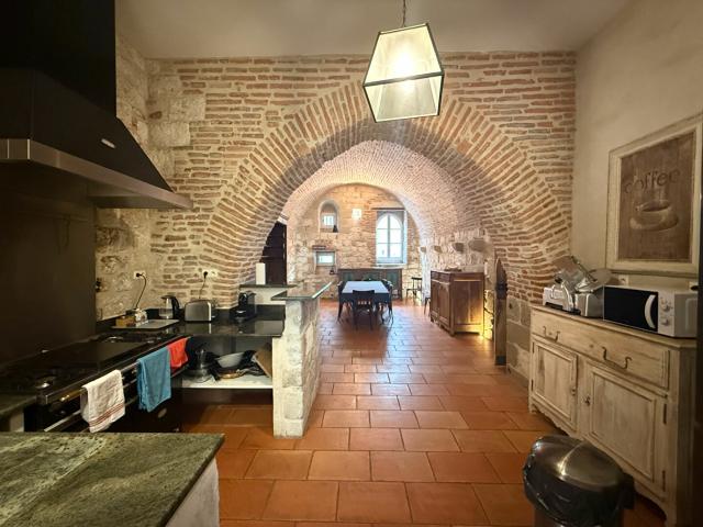 Maison 8 pièces 279 m²