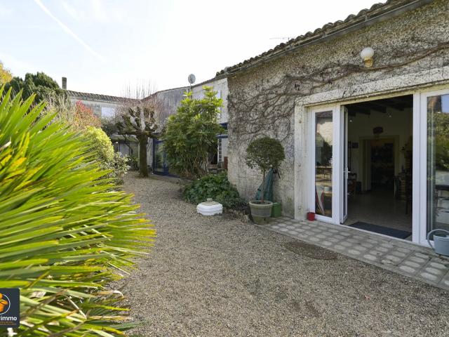 Maison 8 pièces 279 m²